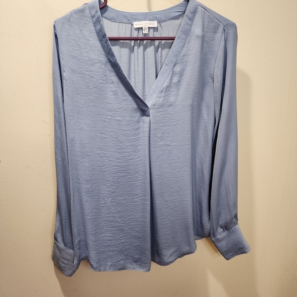 Maison D' Amelie Long Sleeve Pullover V Neck Blouse size M - Picture 3 of 13